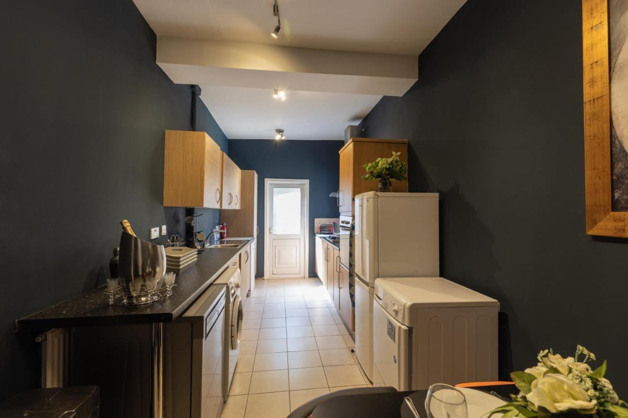 Boutique Family Apartment In Celebrity Village. Barnt Green ภายนอก รูปภาพ