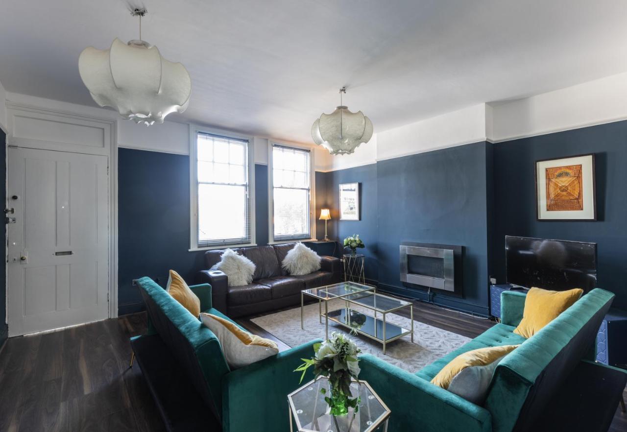 Boutique Family Apartment In Celebrity Village. Barnt Green ภายนอก รูปภาพ
