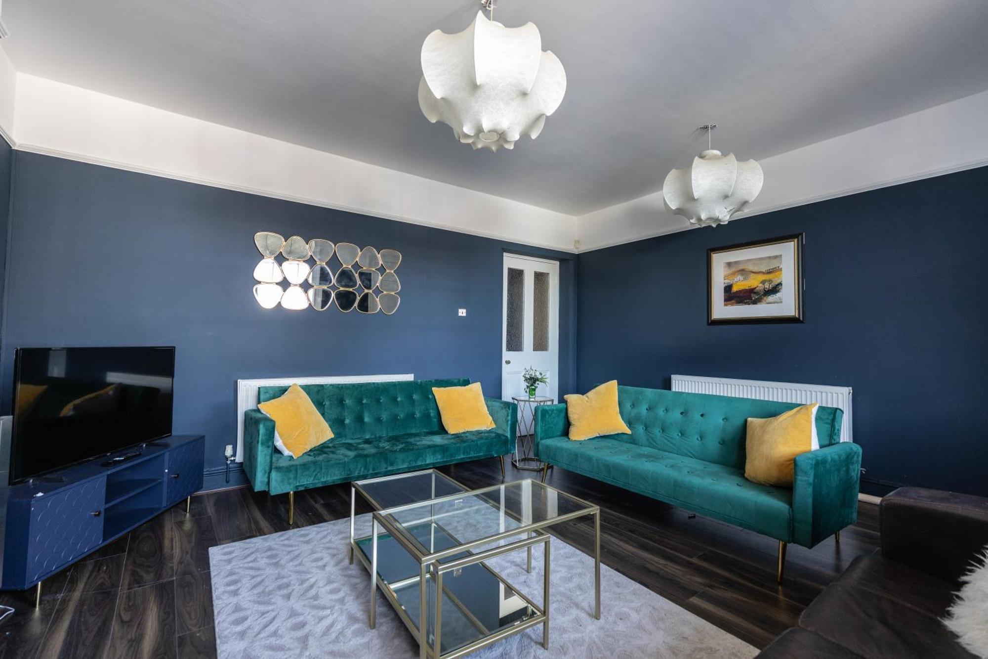 Boutique Family Apartment In Celebrity Village. Barnt Green ภายนอก รูปภาพ