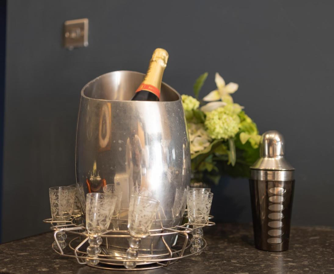 Boutique Family Apartment In Celebrity Village. Barnt Green ภายนอก รูปภาพ